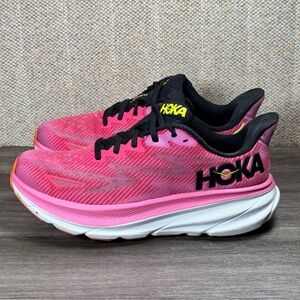 Hoka One One Clifton 9 Raspberry Strawberry Women’s Size 7.5
